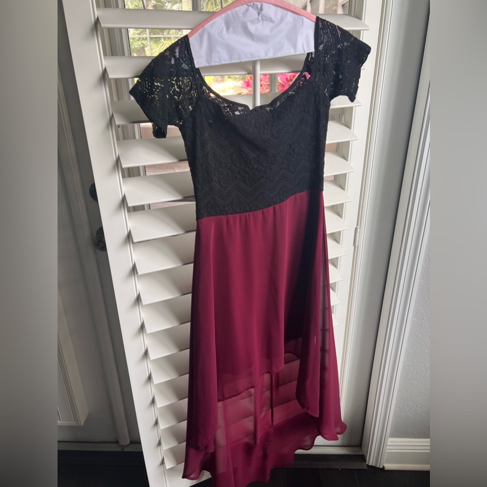 Off the shoulder block color dress | lace top | sophie and trey